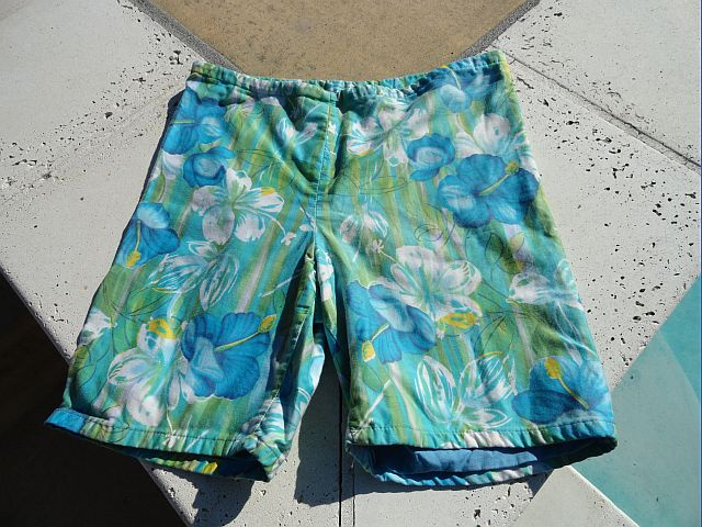 Early 70s Pennys Surf 'n Sun Hawaiian Floral Swim Trunks M